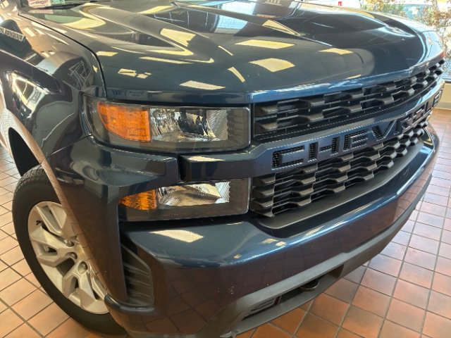 Used 2021 Chevrolet Silverado 1500 Custom image 2