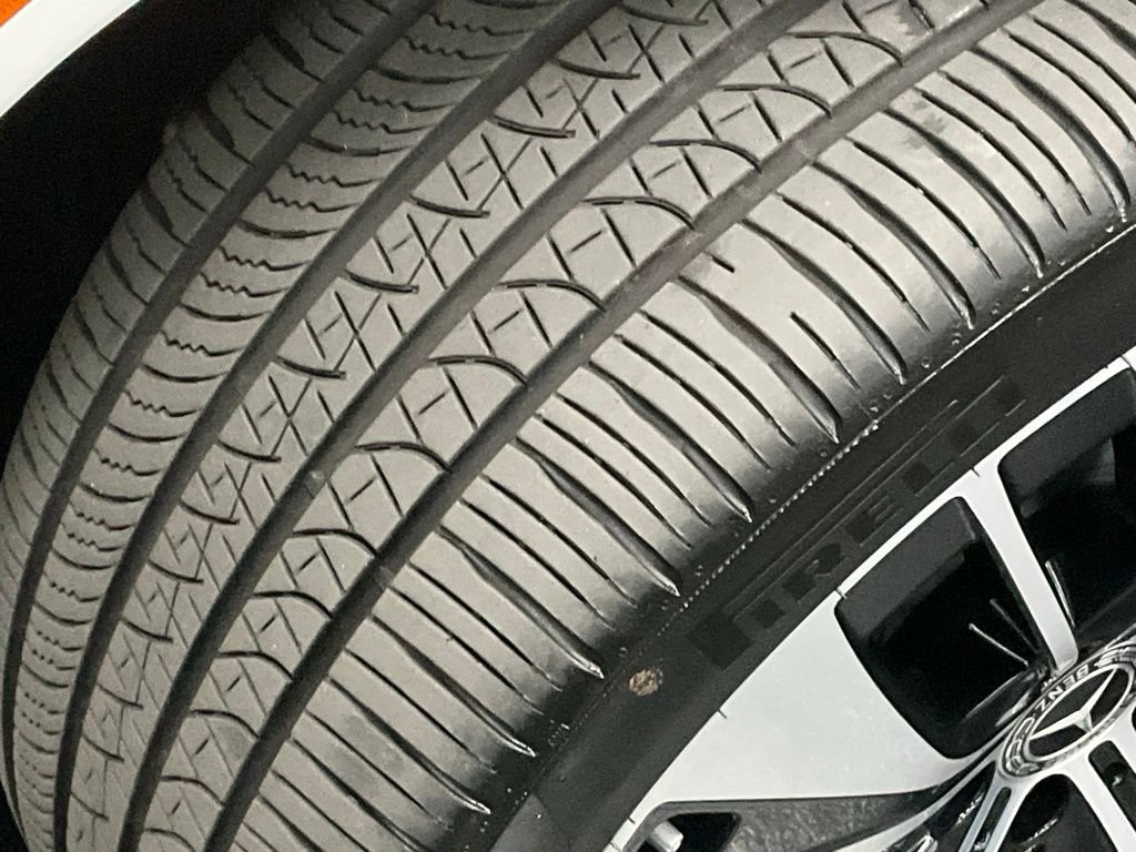 Used 2024 Mercedes-Benz EQE 500 4MATIC Sedan image 17