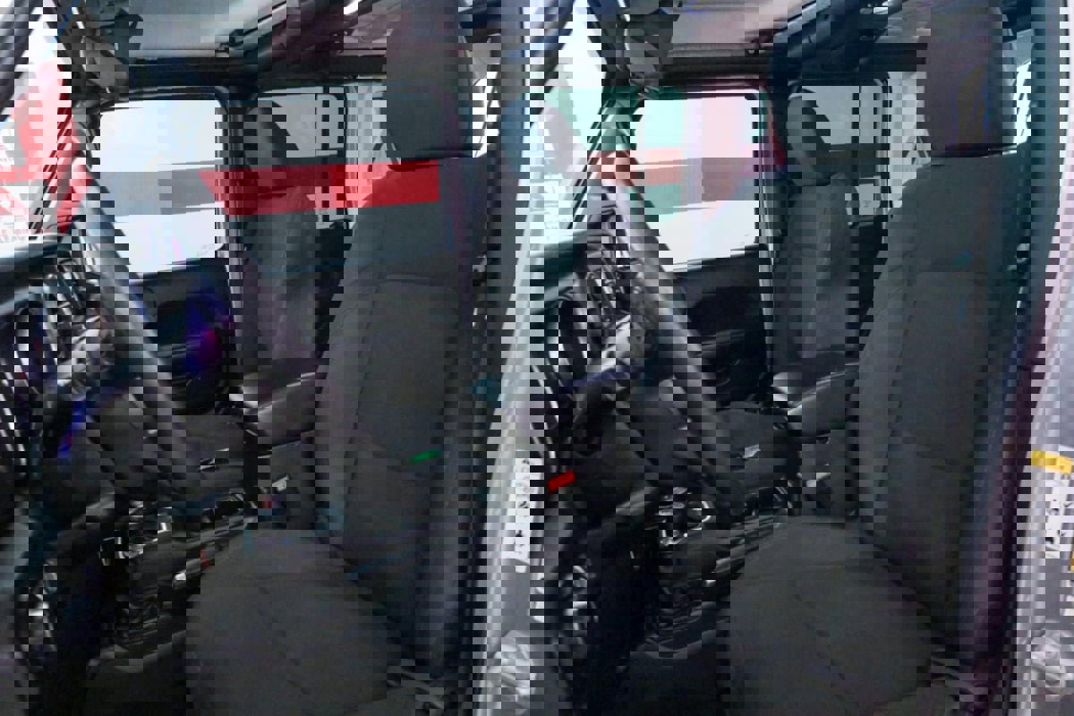 Used 2018 Jeep Wrangler Unlimited Sport image 11