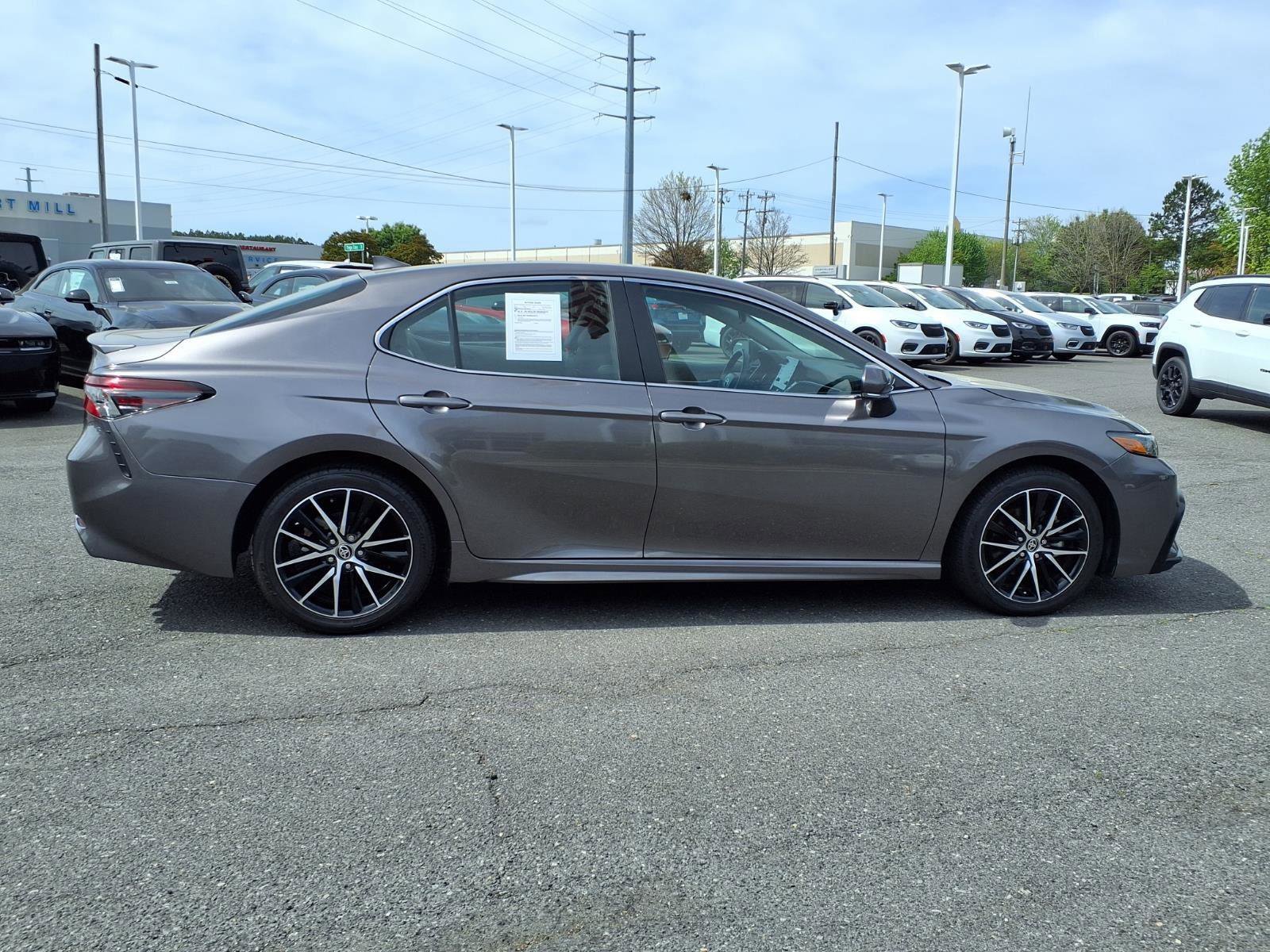 Used 2024 Toyota Camry SE FWD image 9