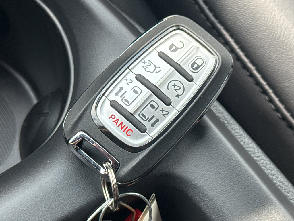 New 2026 Chrysler Pacifica Select FWD image 37