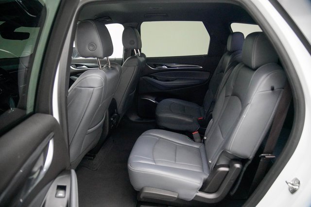 Used 2024 Buick Enclave Premium image 5