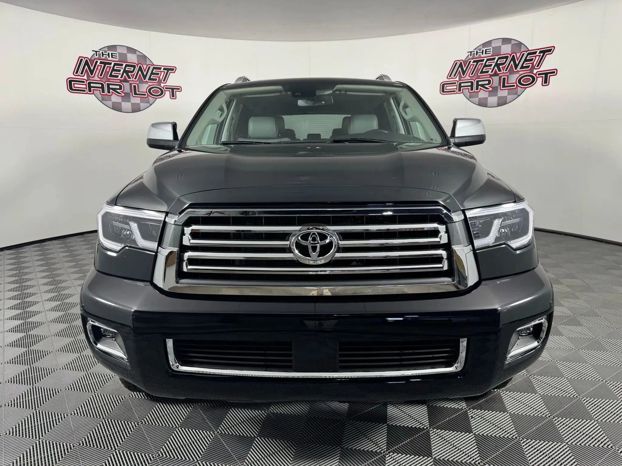 Used 2019 Toyota Sequoia Limited image 2