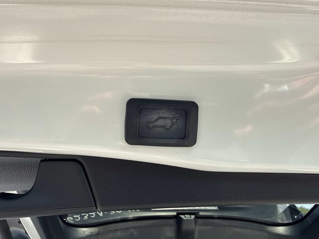 Used 2020 Toyota RAV4 XSE w/ XSE Grade Weather Package AWD/4WD image 12