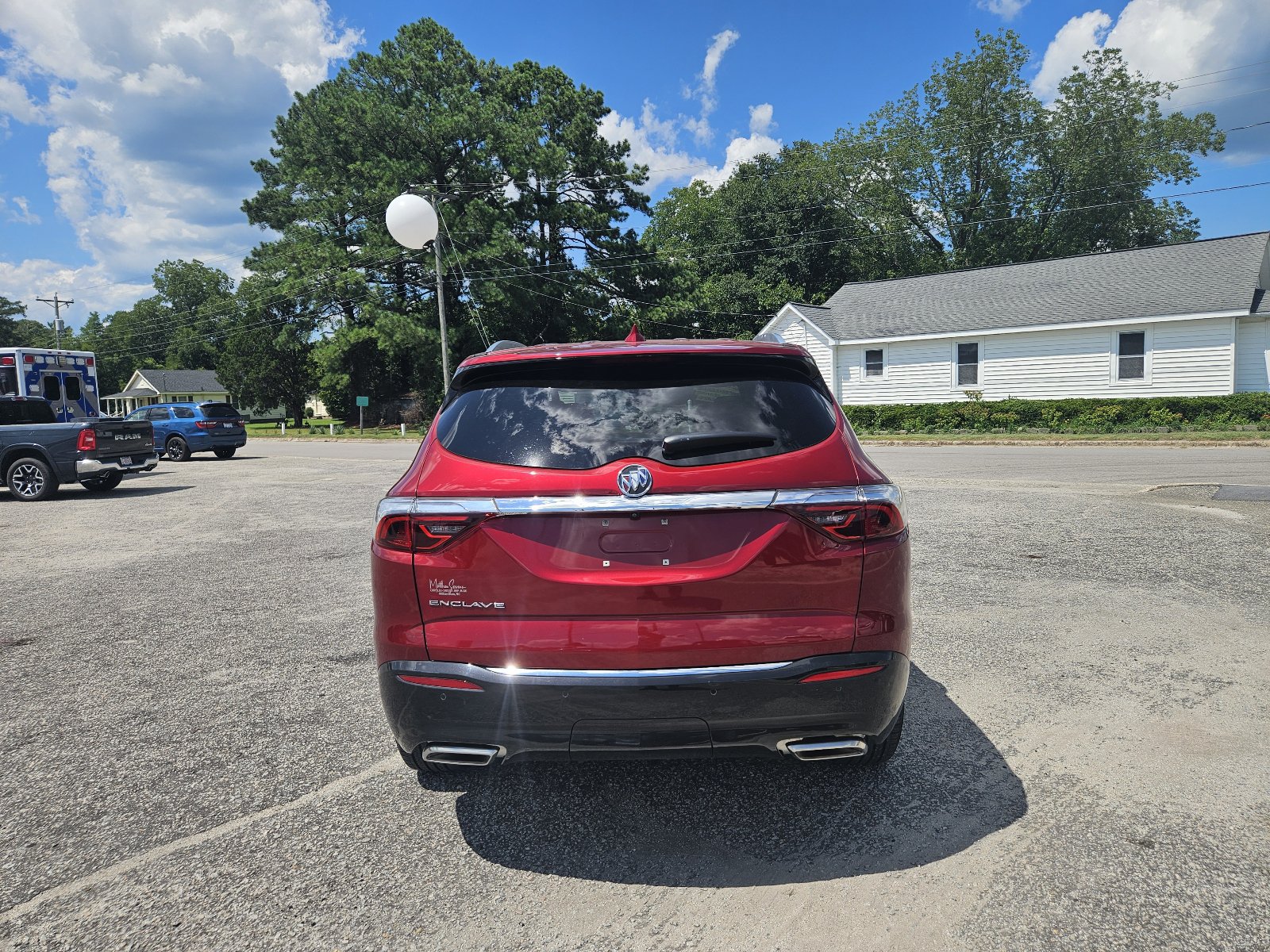 Used 2023 Buick Enclave Essence FWD image 6