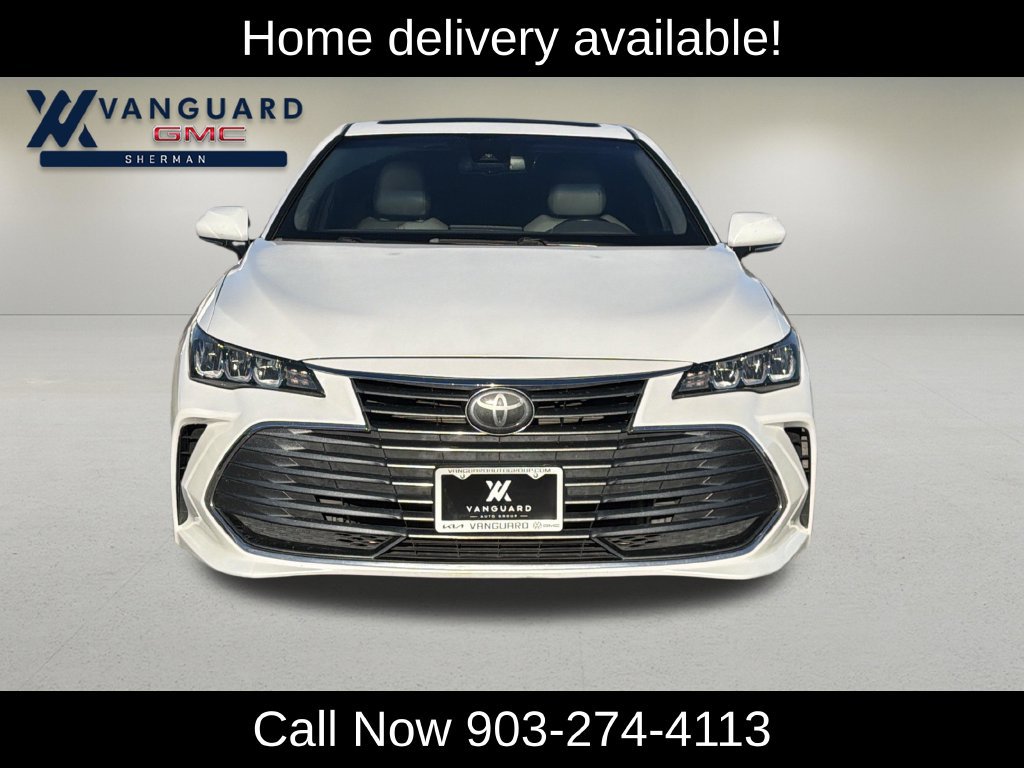 Used 2020 Toyota Avalon XLE w/ Moonroof Package FWD image 2