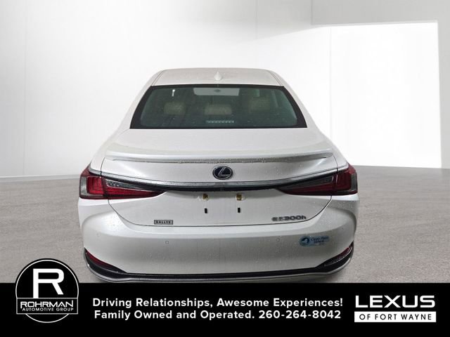 Used 2020 Lexus ES 300h w/ Accessory Package image 9