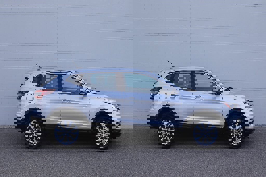 Used 2021 Nissan Rogue Sport S image 4