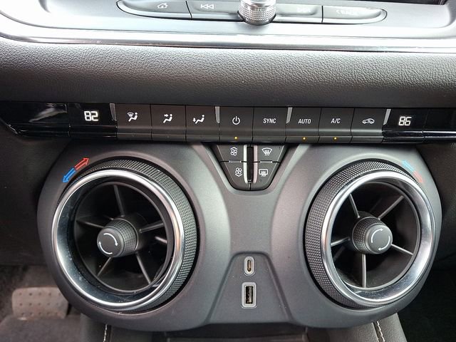 Used 2023 Chevrolet Blazer LT image 18