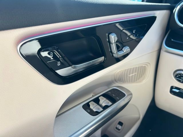 Used 2025 Mercedes-Benz GLC 300 image 30