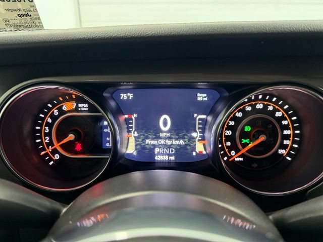 Used 2023 Jeep Wrangler Unlimited Sahara w/ Cold Weather Group AWD/4WD image 14