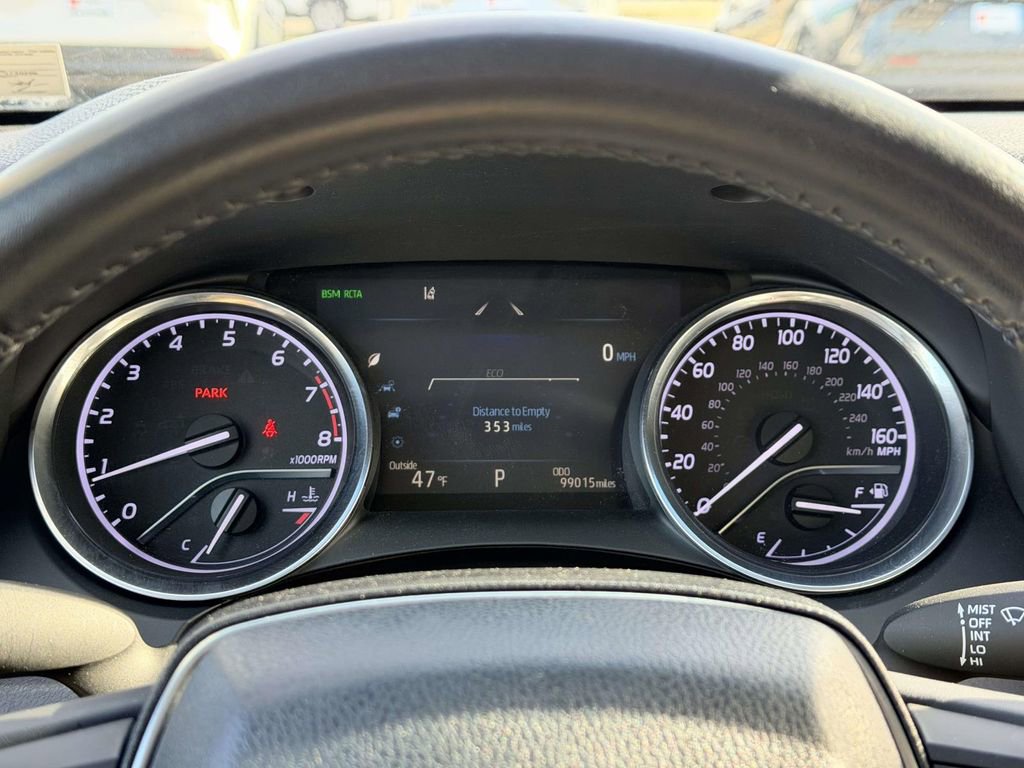 Certified 2018 Toyota Camry XLE image 9