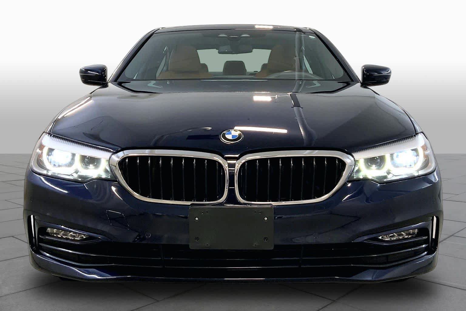 Used 2018 BMW 530i xDrive w/ Premium Package AWD/4WD image 3