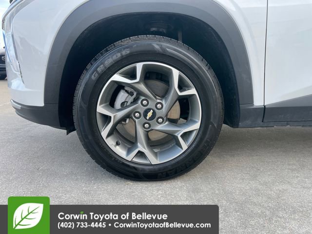Used 2025 Chevrolet Trax LT FWD image 26