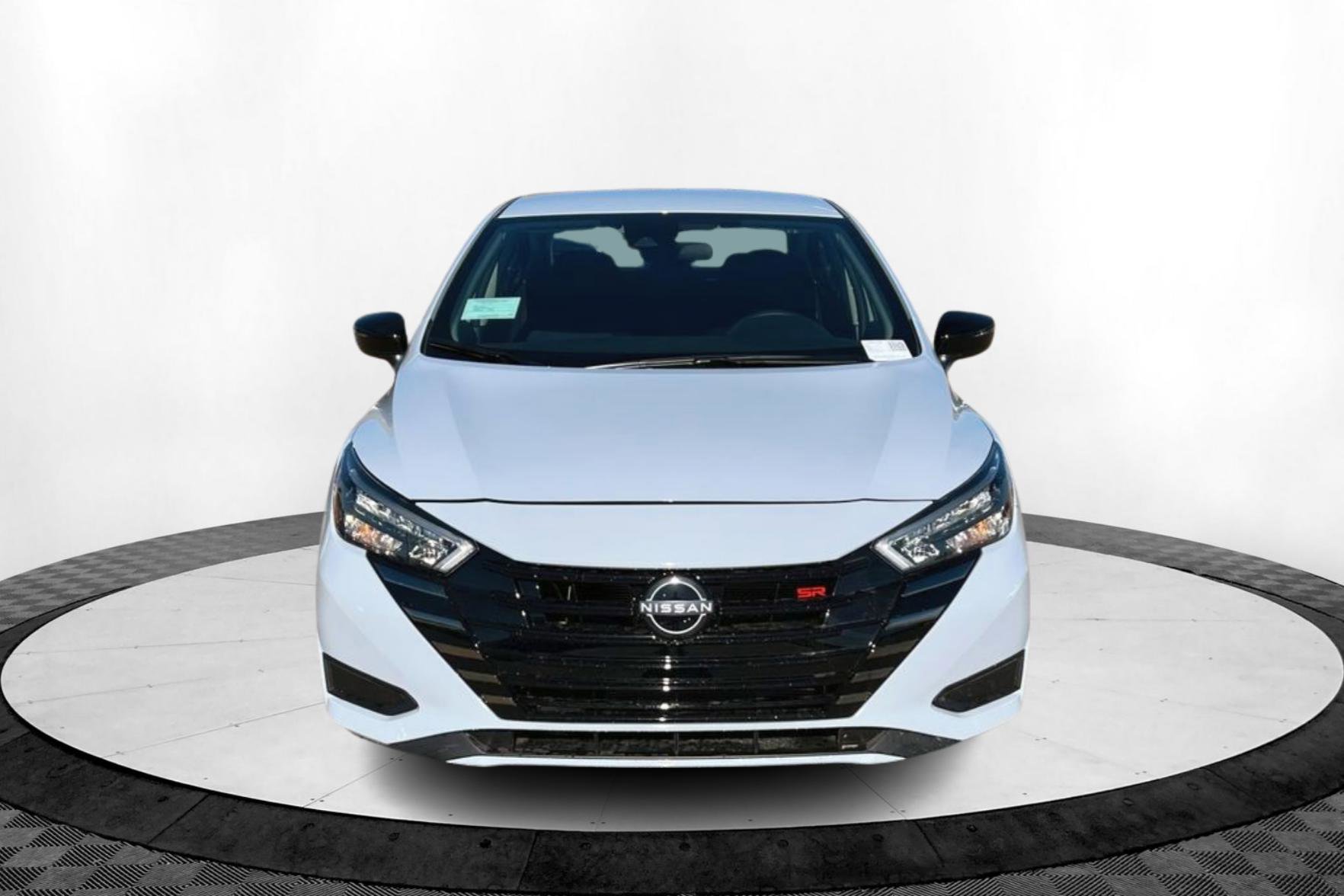 New 2025 Nissan Versa SR w/ Trunk Package image 8