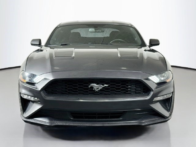 Used 2018 Ford Mustang Coupe RWD image 2