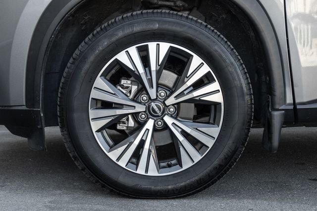 Used 2023 Nissan Rogue SV image 14