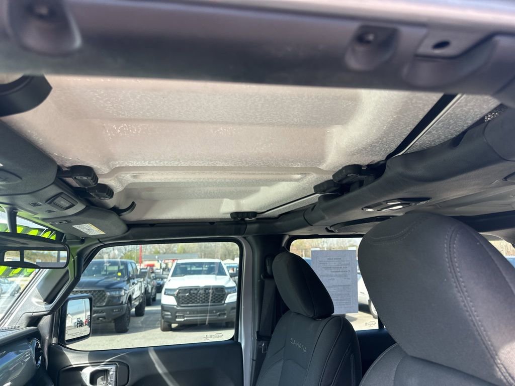 Used 2019 Jeep Wrangler Unlimited Sahara image 22