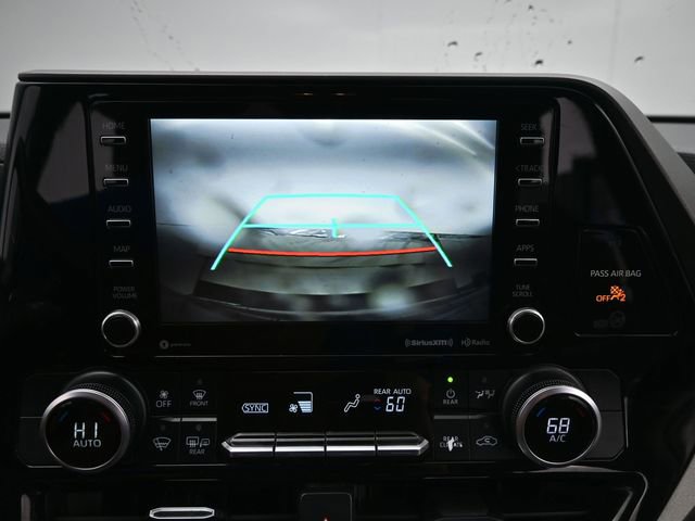 Used 2020 Toyota Highlander LE image 20