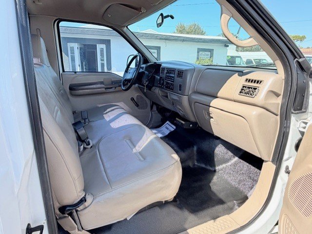 Used 2001 Ford F550 2WD Regular Cab Super Duty image 19