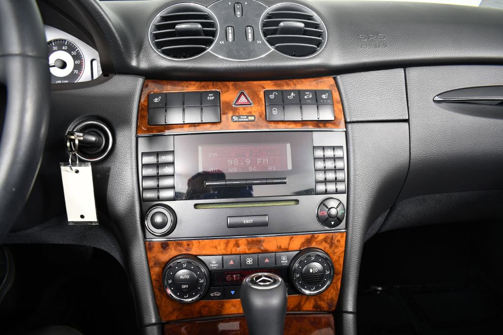 Used 2005 Mercedes-Benz CLK 500 Cabriolet image 36