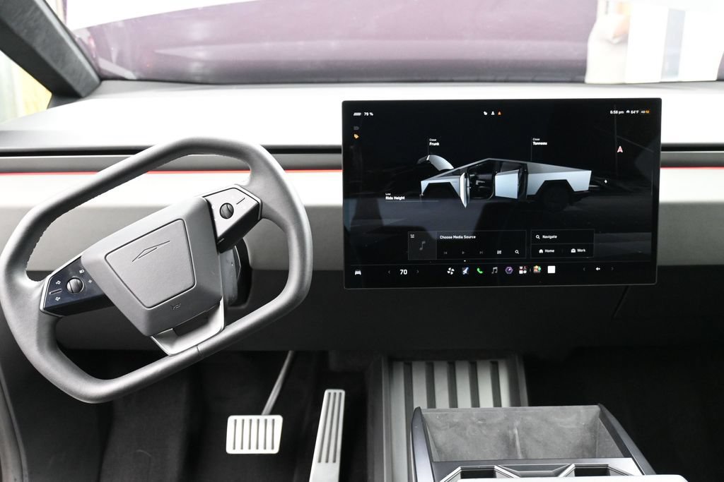 Used 2024 Tesla Cybertruck AWD Crew Cab image 11