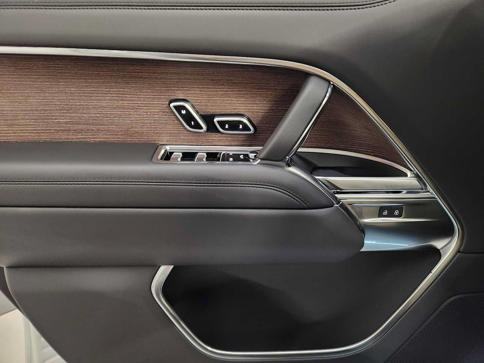 New 2026 Land Rover Range Rover SE AWD/4WD image 40