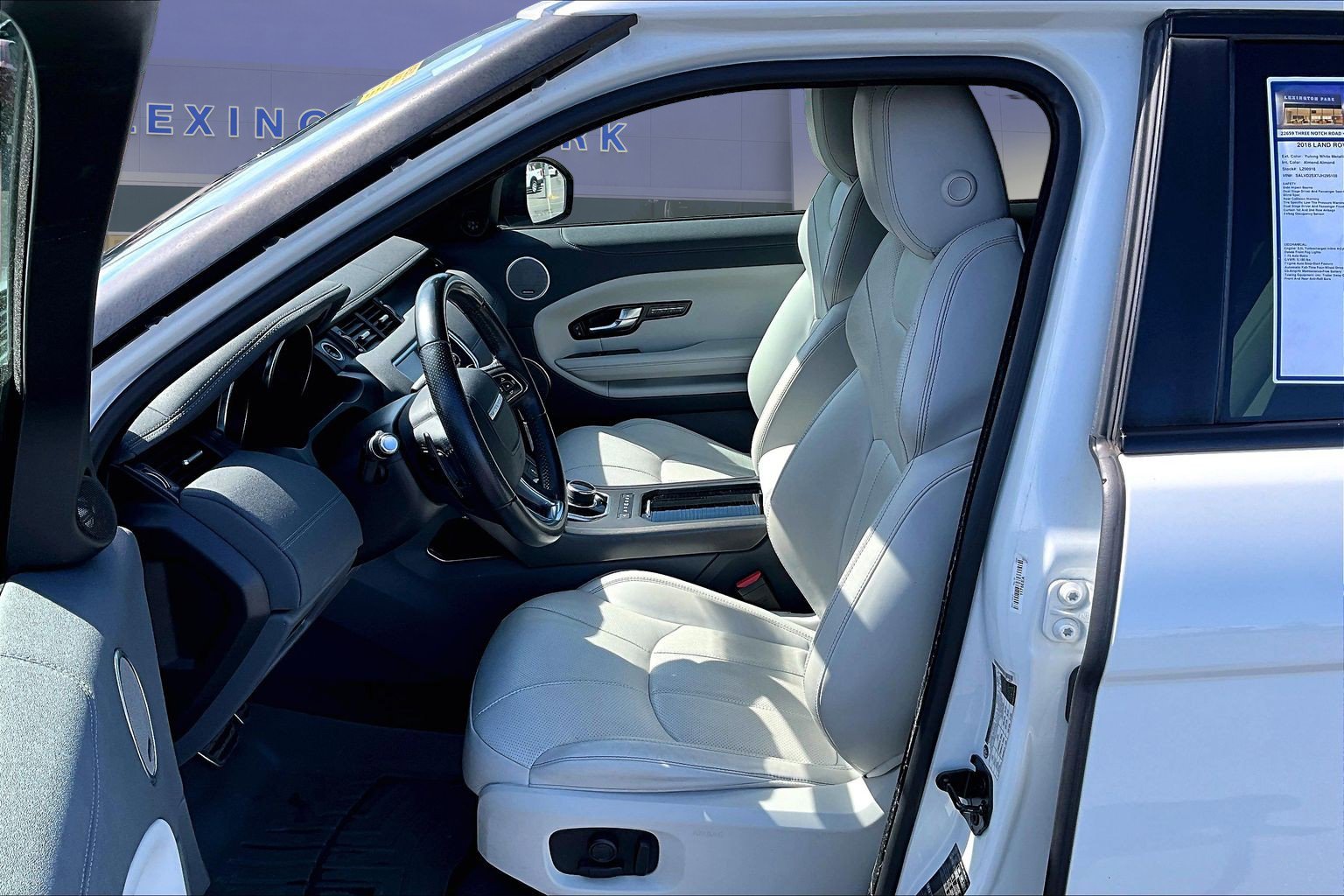 Used 2018 Land Rover Range Rover Evoque HSE Dynamic AWD/4WD image 21