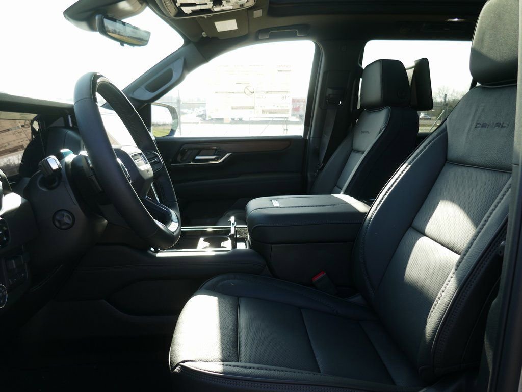 New 2026 GMC Yukon Denali w/ Denali Reserve Package image 16