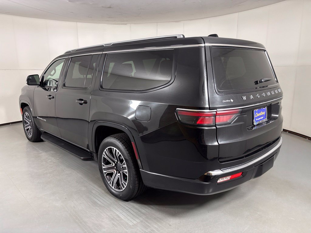 Used 2024 Jeep Wagoneer L Series II RWD image 6
