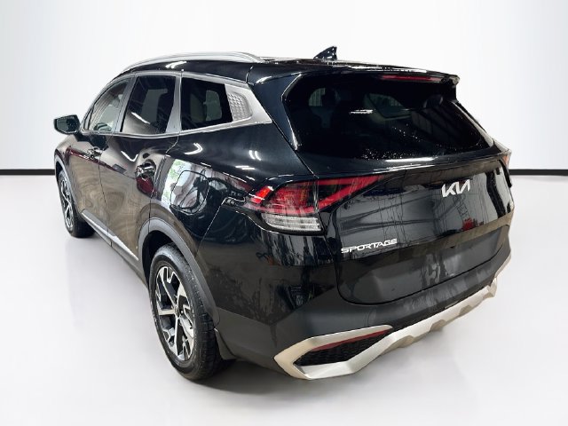Used 2023 Kia Sportage EX AWD/4WD image 5
