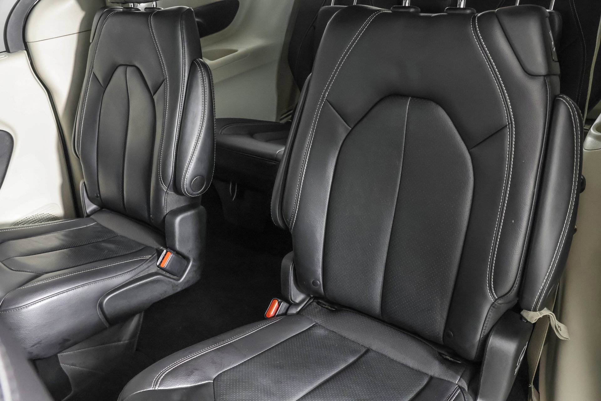 Used 2022 Chrysler Pacifica Touring-L image 36