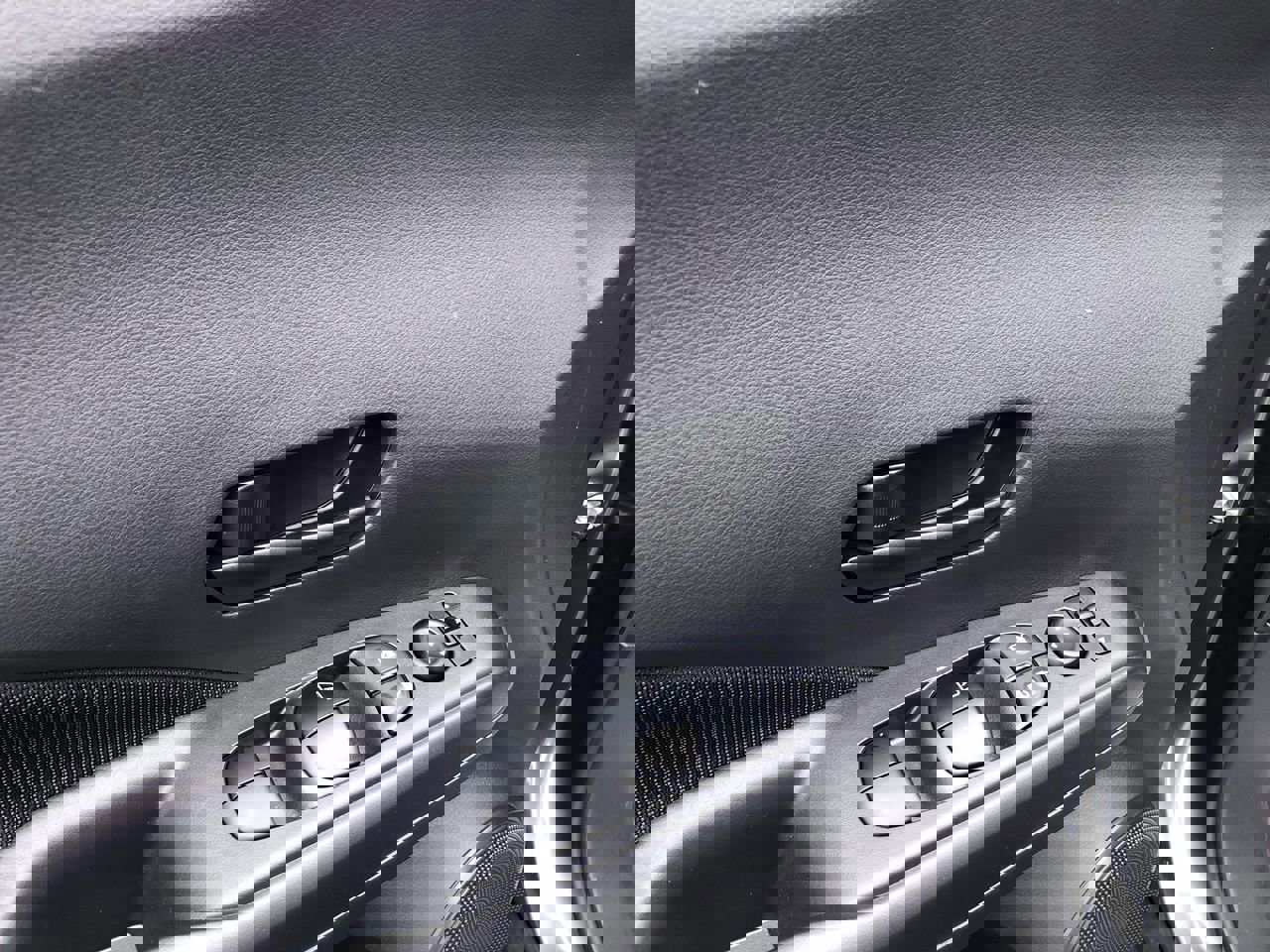 New 2025 Nissan Kicks Play S image 20