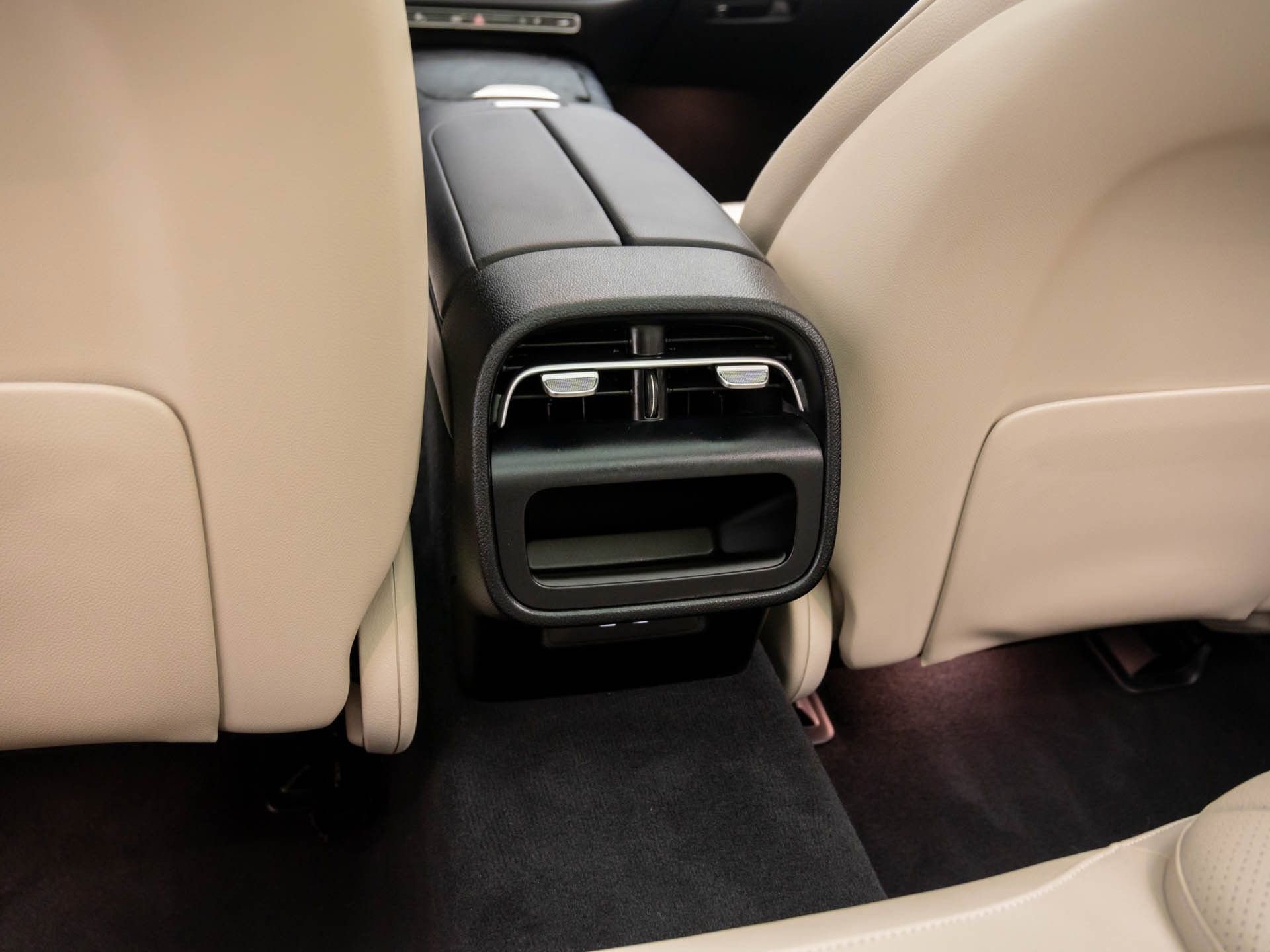 Used 2024 Mercedes-Benz E 350 4MATIC Sedan image 19