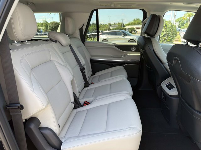 New 2026 Lincoln Navigator L Reserve AWD/4WD image 21