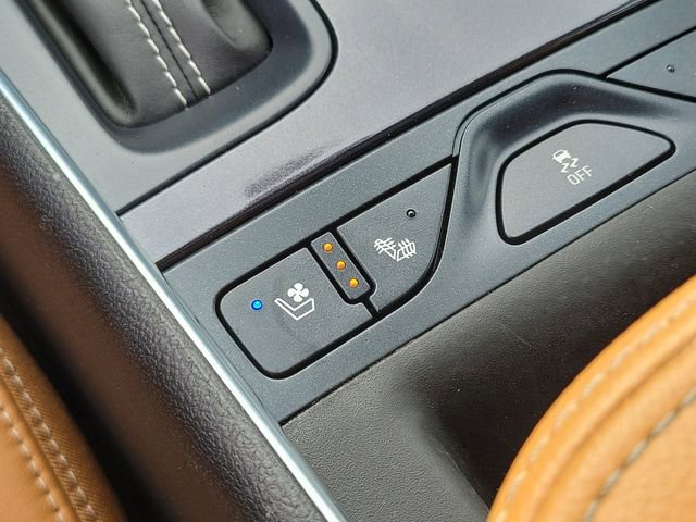 Used 2016 Chevrolet Impala LTZ w/ Enhanced Convenience Package FWD image 24