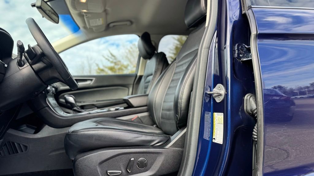 Used 2016 Ford Edge SEL w/ Equipment Group 201A image 17