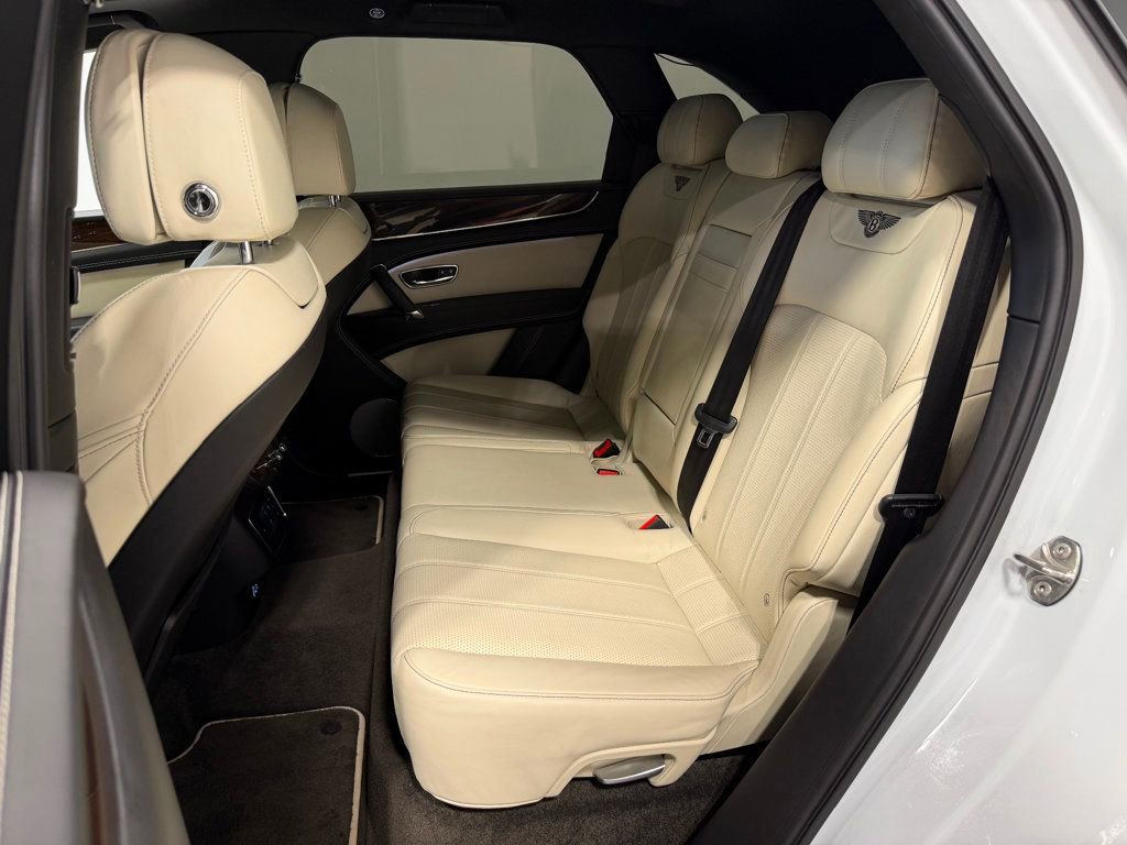 Used 2018 Bentley Bentayga Mulliner AWD/4WD image 6