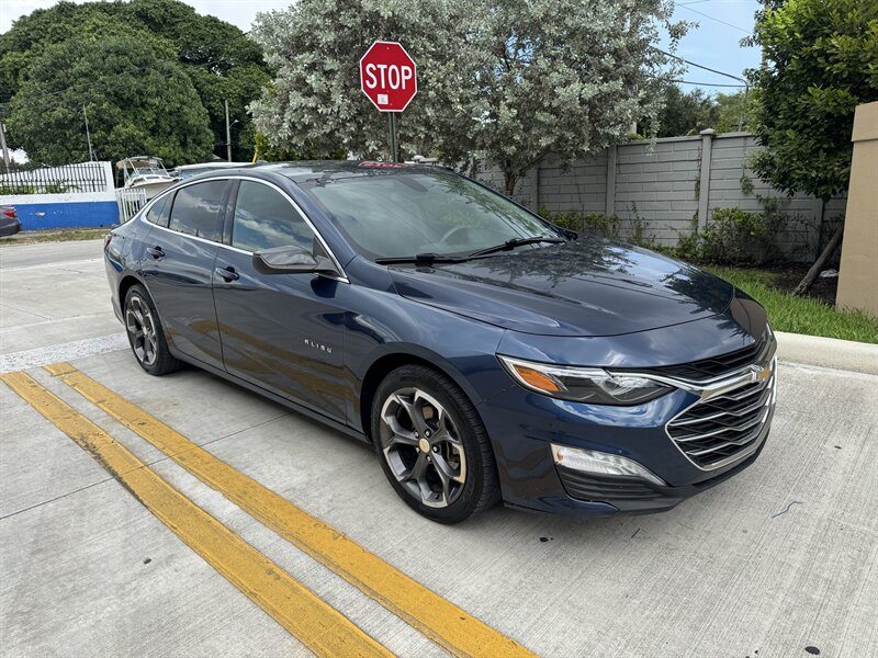 Used 2022 Chevrolet Malibu LT FWD image 3