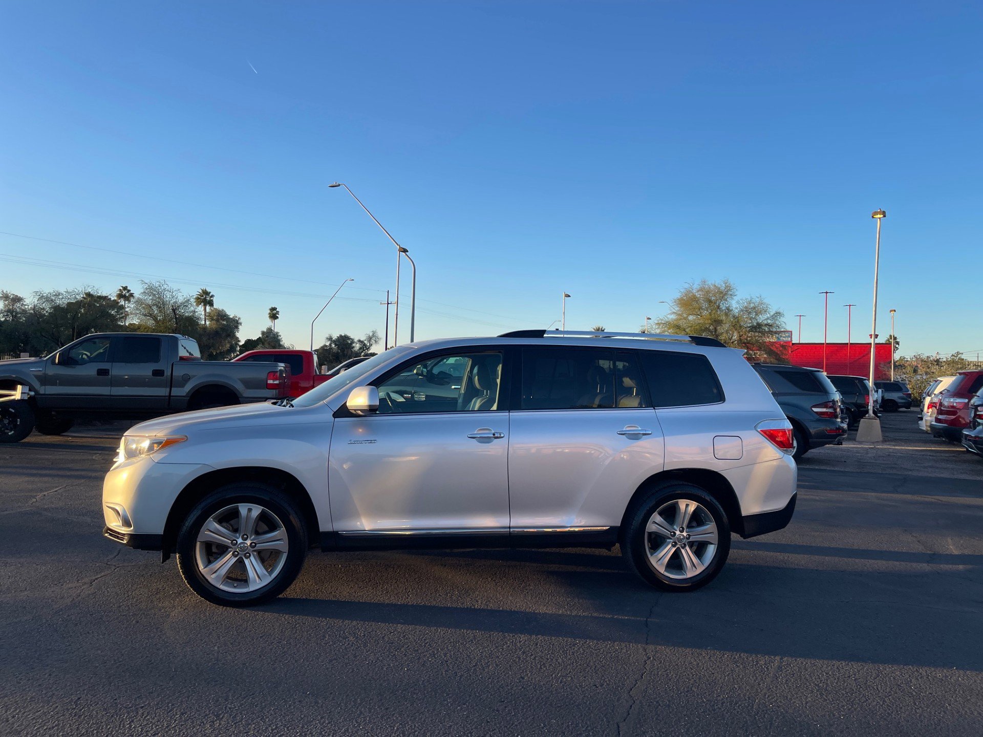 Used 2012 Toyota Highlander Limited image 2