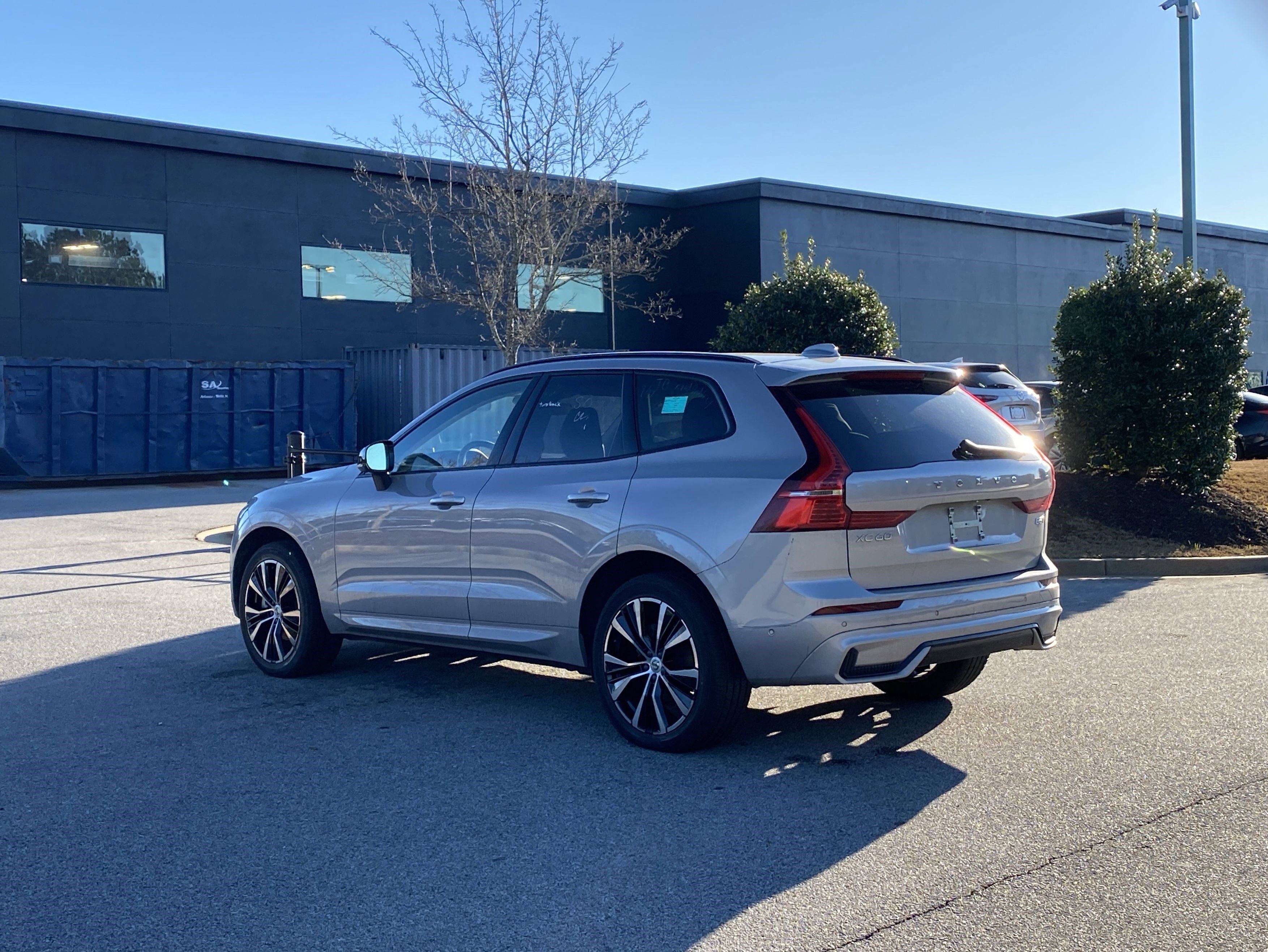 Used 2025 Volvo XC60 B5 Plus image 13