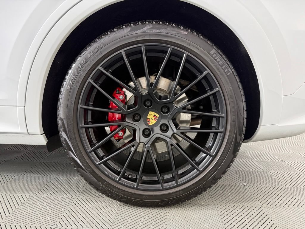 Certified 2023 Porsche Cayenne GTS AWD/4WD image 12