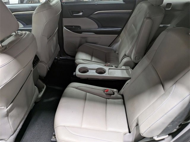 Used 2019 Toyota Highlander Limited image 25