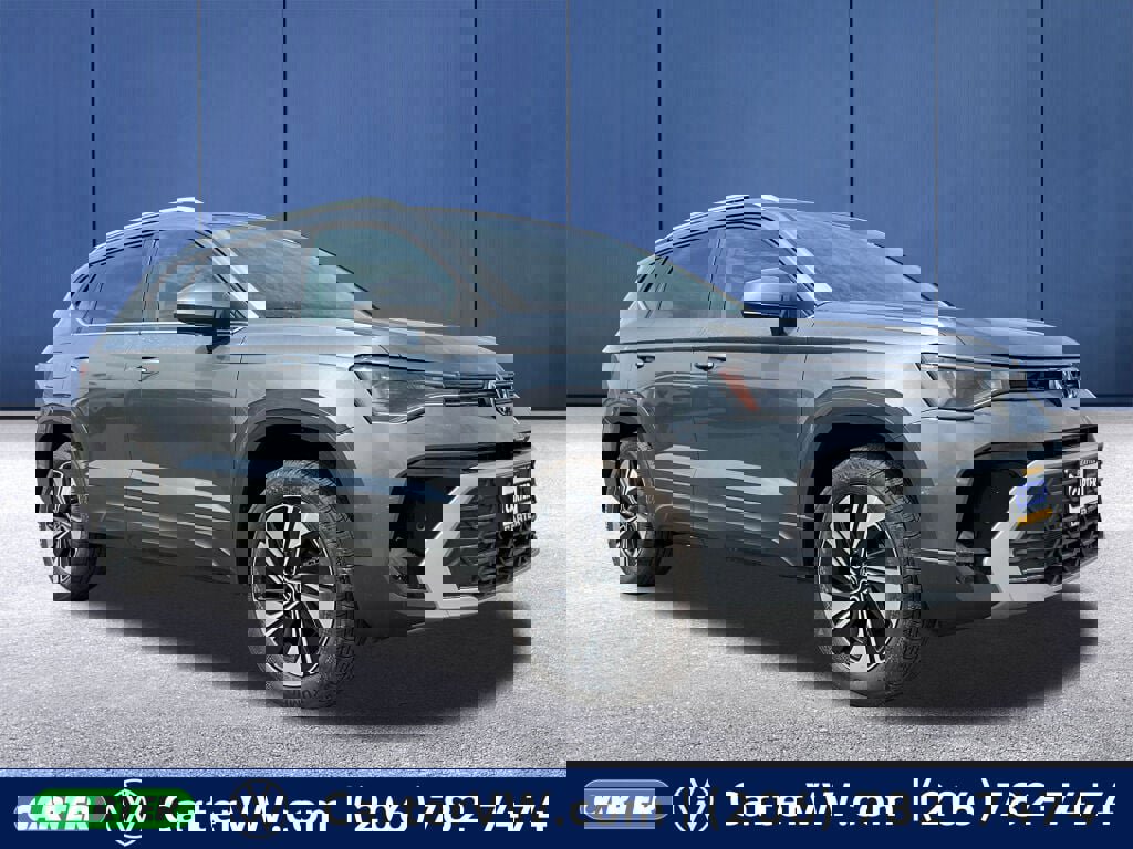 New 2025 Volkswagen Taos SE image 1