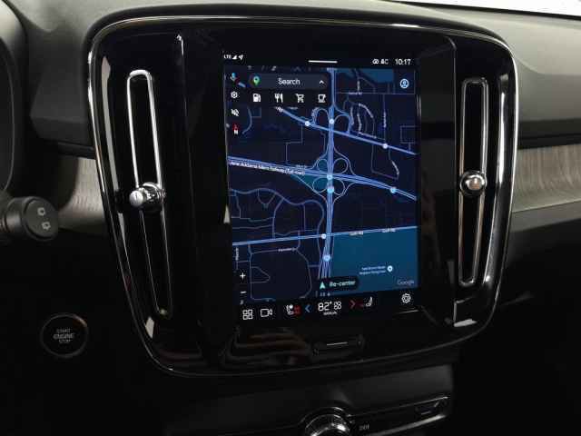 Certified 2025 Volvo XC40 B5 Core image 25