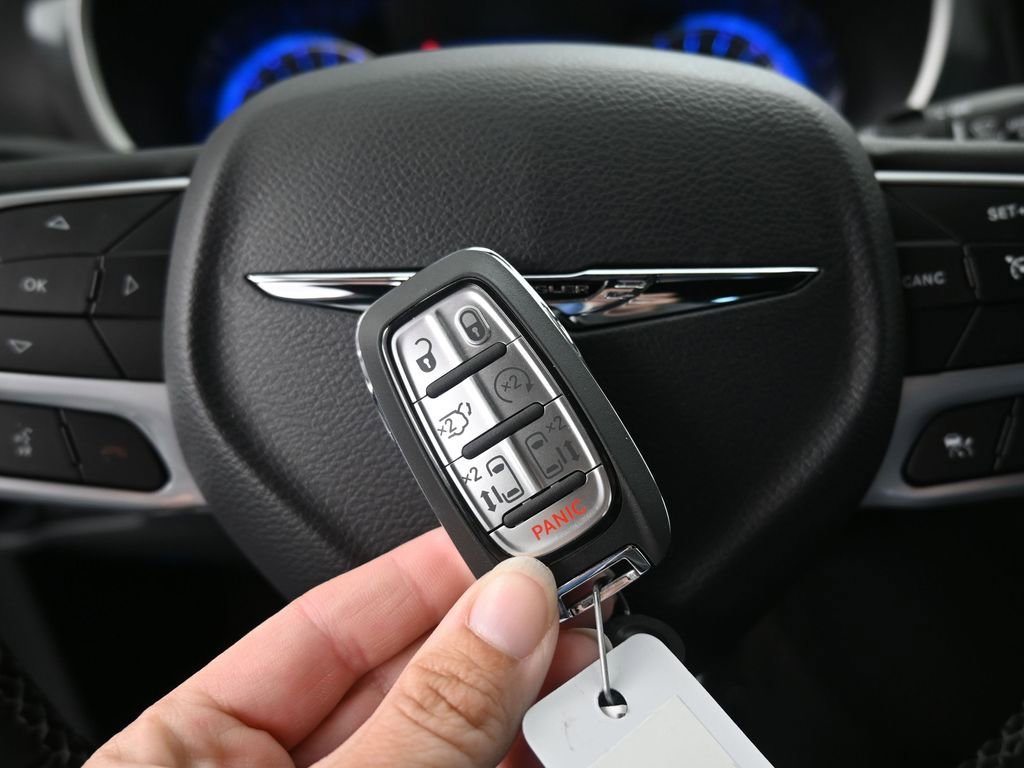 New 2026 Chrysler Voyager LX image 27