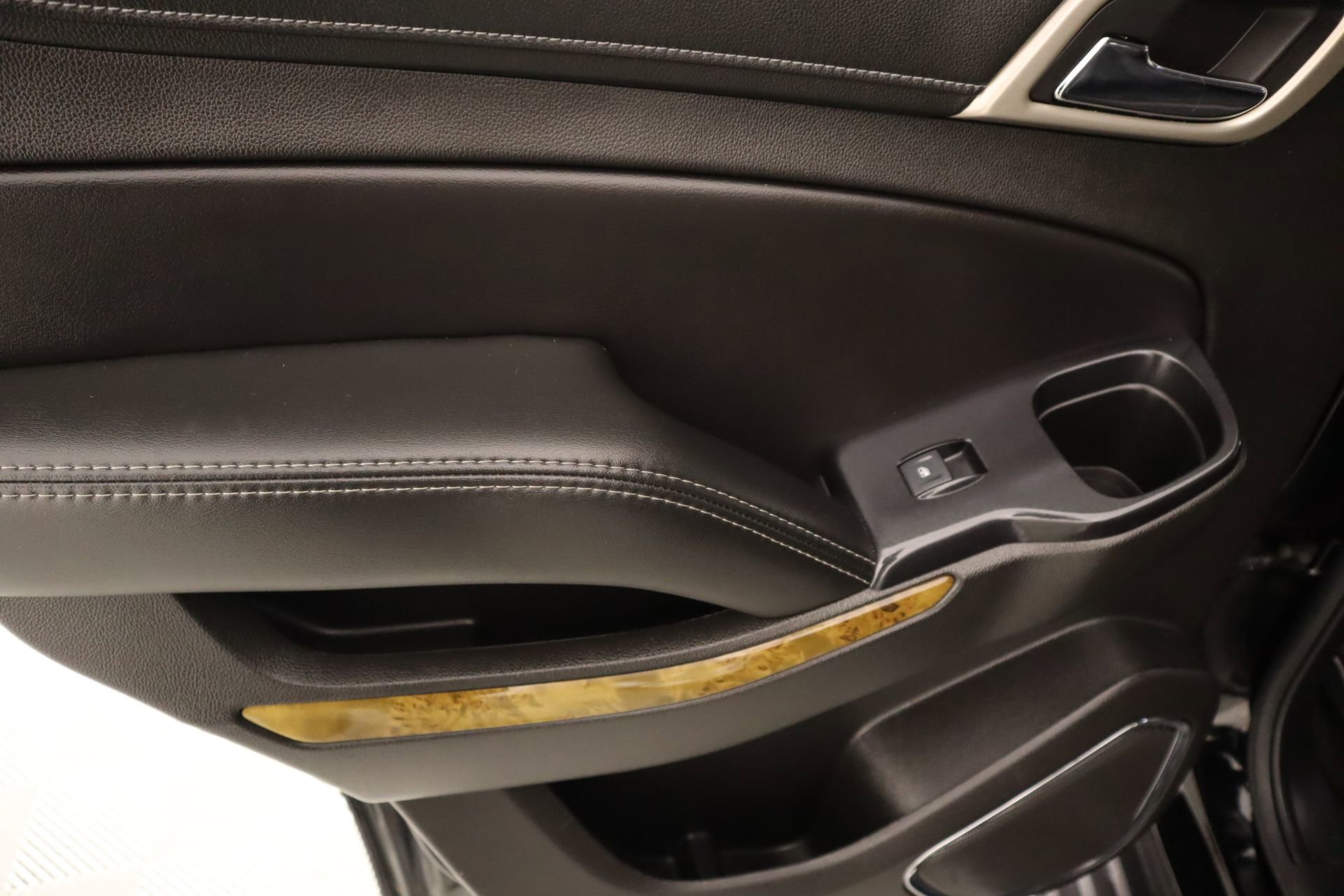 Used 2017 GMC Yukon Denali w/ Open Road Package image 20