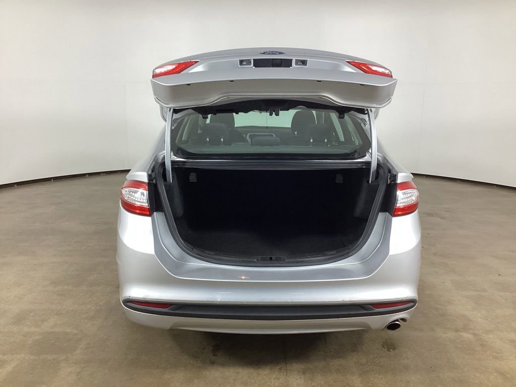 Used 2014 Ford Fusion SE FWD image 12