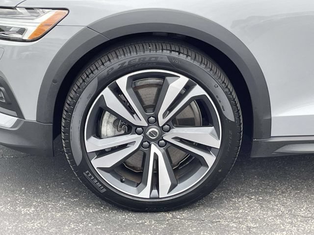 Used 2024 Volvo V60 B5 Cross Country Plus w/ Climate Package AWD/4WD image 11