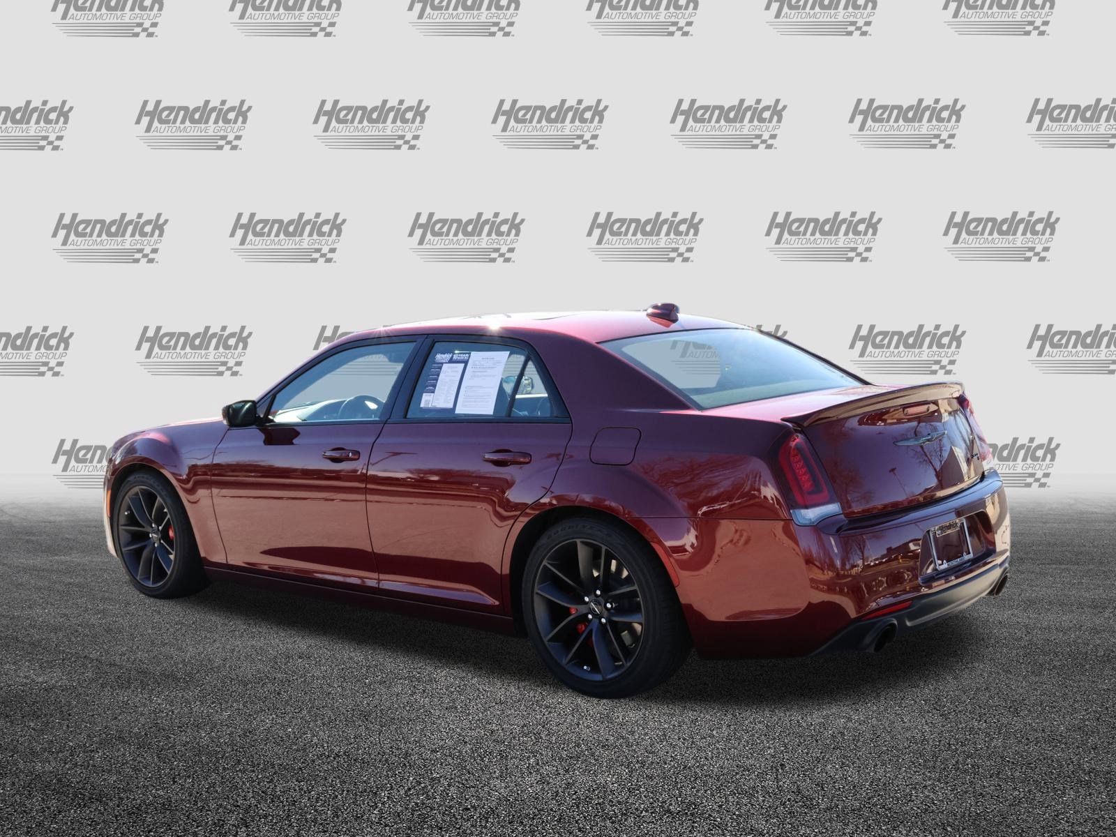 Used 2023 Chrysler 300 C image 7